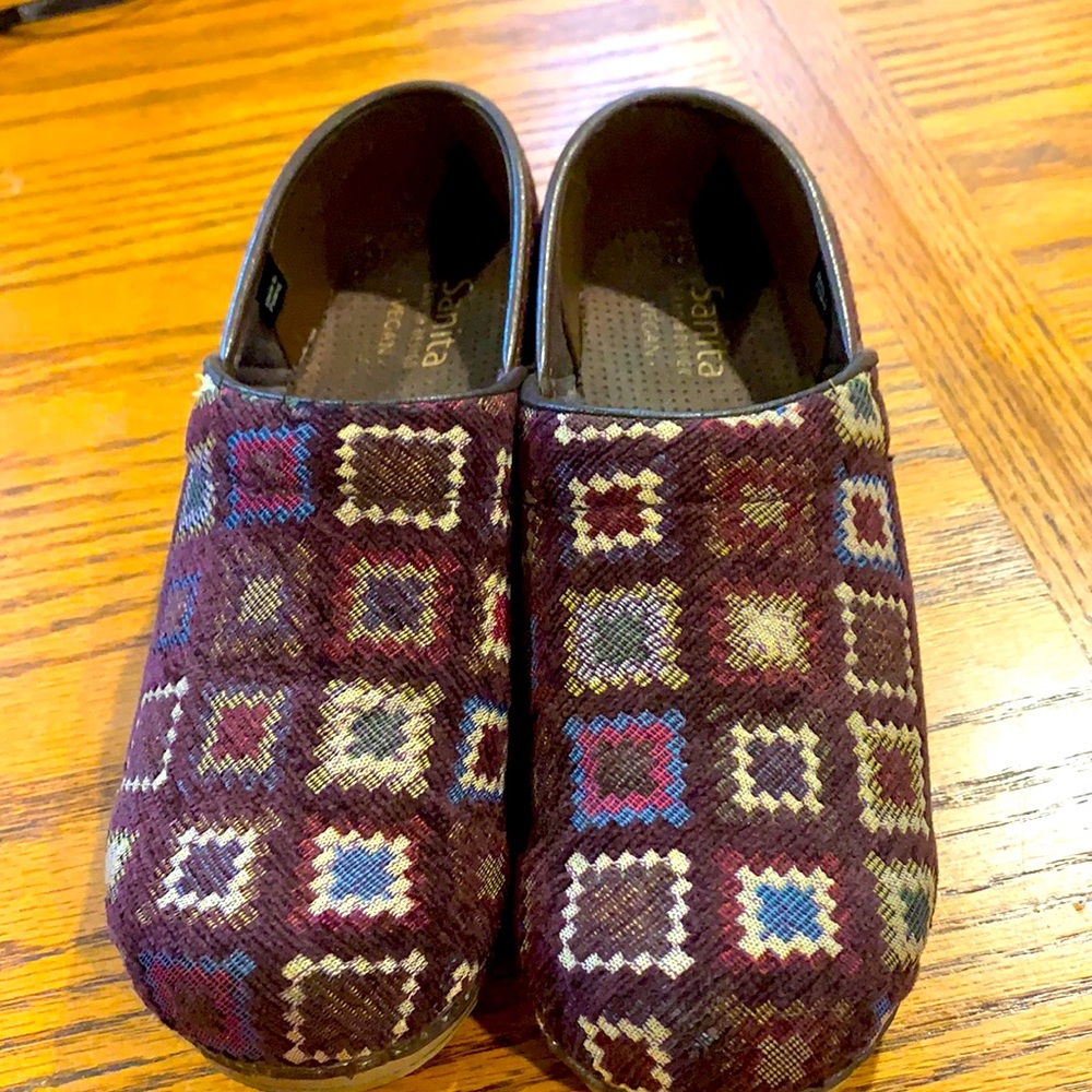 Sanita Clogs EUC